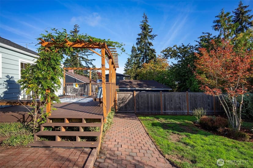 Property photo for 9512 40th Avenue NE, Seattle photo 14