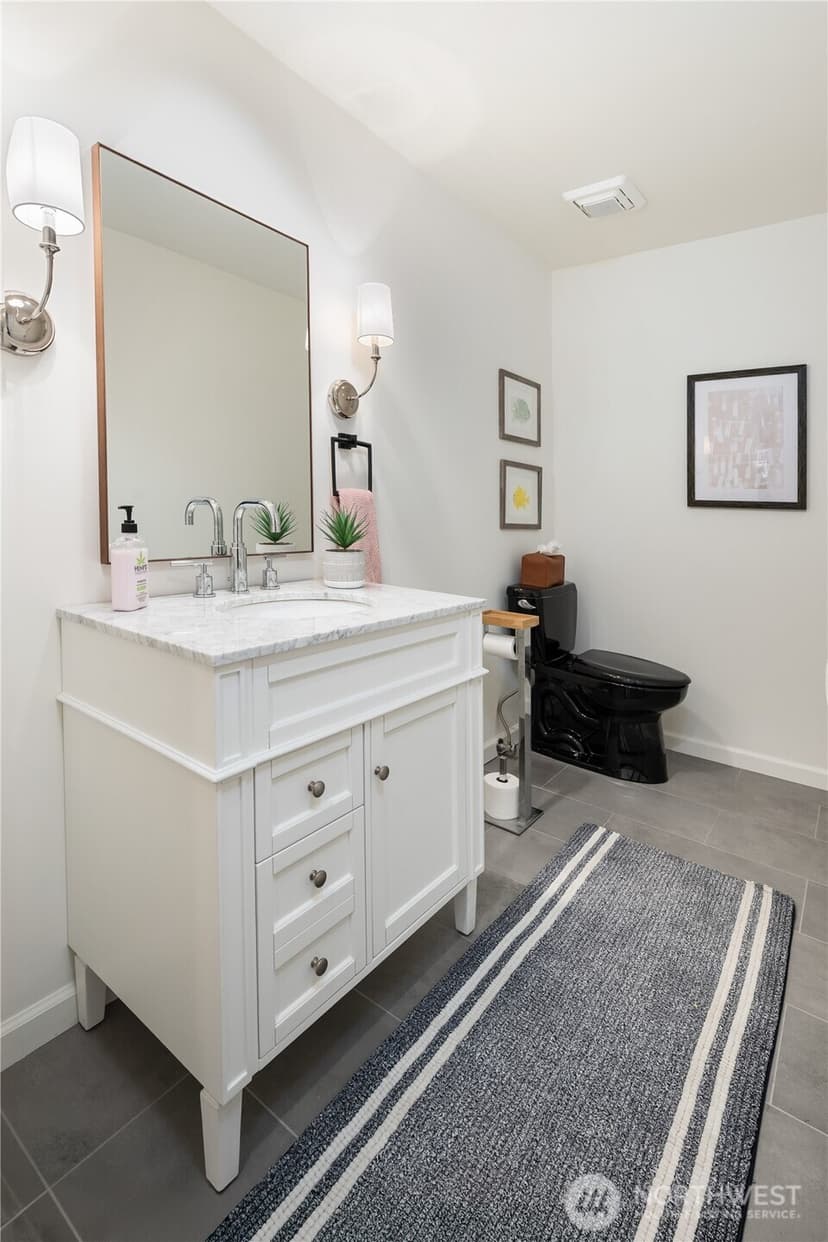 Property photo for 10000 Meydenbauer Way SE #5, Bellevue photo 15