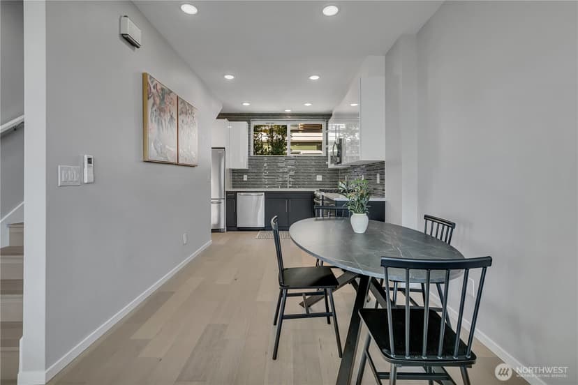 Property photo for 5917 B California Avenue SW, Seattle photo 10