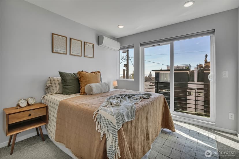 Property photo for 5917 B California Avenue SW, Seattle photo 16