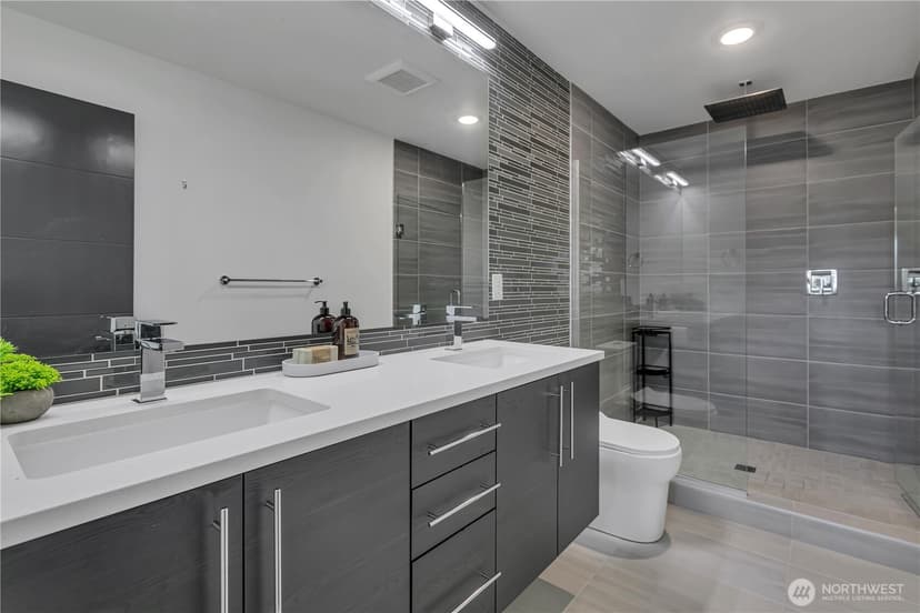 Property photo for 5917 B California Avenue SW, Seattle photo 18