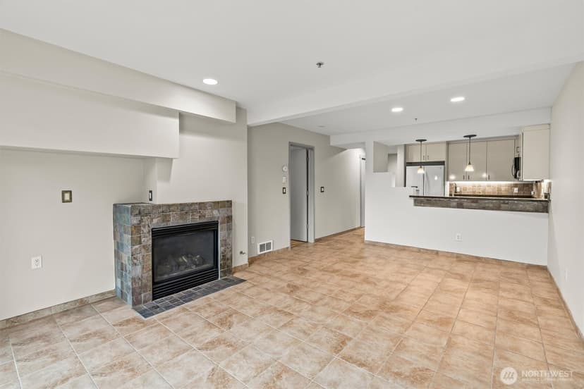 Property photo for 1 Broadway #103, Tacoma photo 6