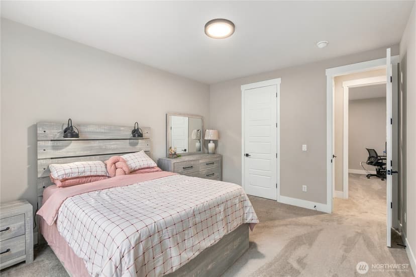 Property photo for 18305 Snohomish Avenue, Snohomish photo 35