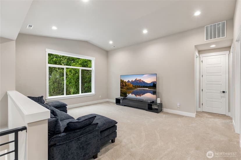 Property photo for 18305 Snohomish Avenue, Snohomish photo 23