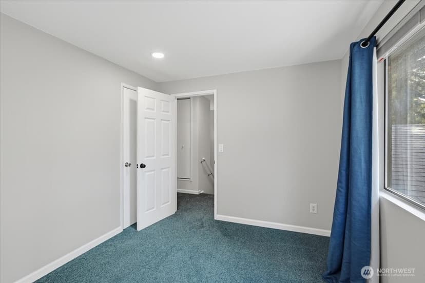 Property photo for 1604 Aberdeen Court SE, Renton photo 16