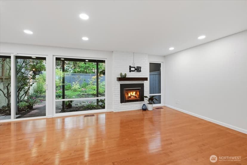 Property photo for 1604 Aberdeen Court SE, Renton photo 2