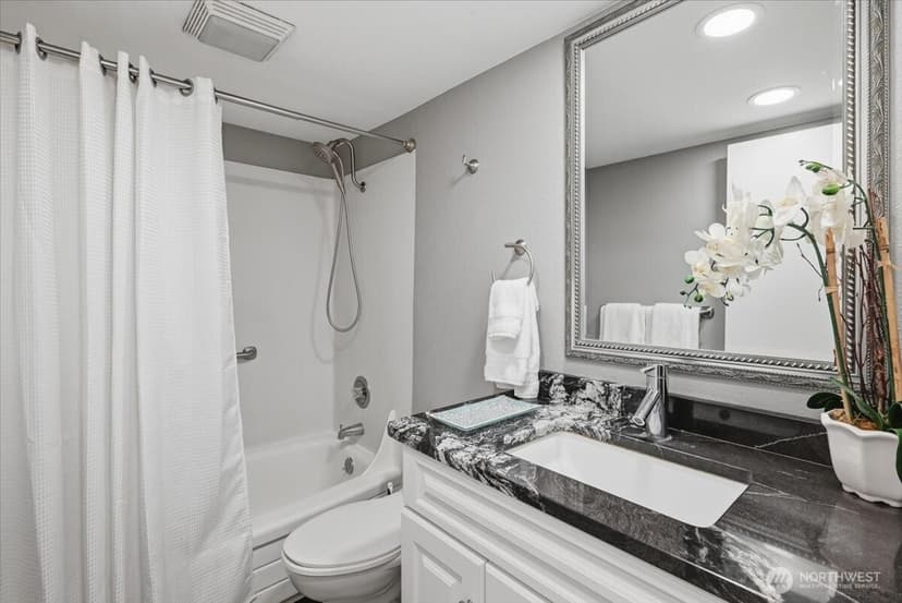 Property photo for 1604 Aberdeen Court SE, Renton photo 17