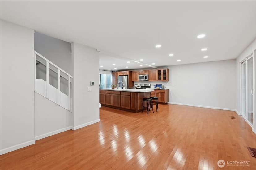 Property photo for 1604 Aberdeen Court SE, Renton photo 11