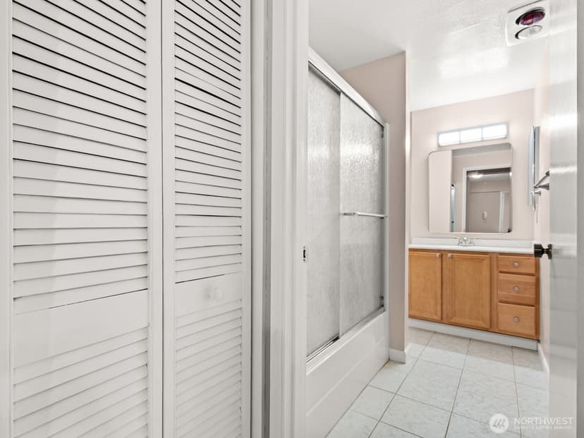 Property photo for 4444 44th Avenue SW #B01, Seattle photo 14