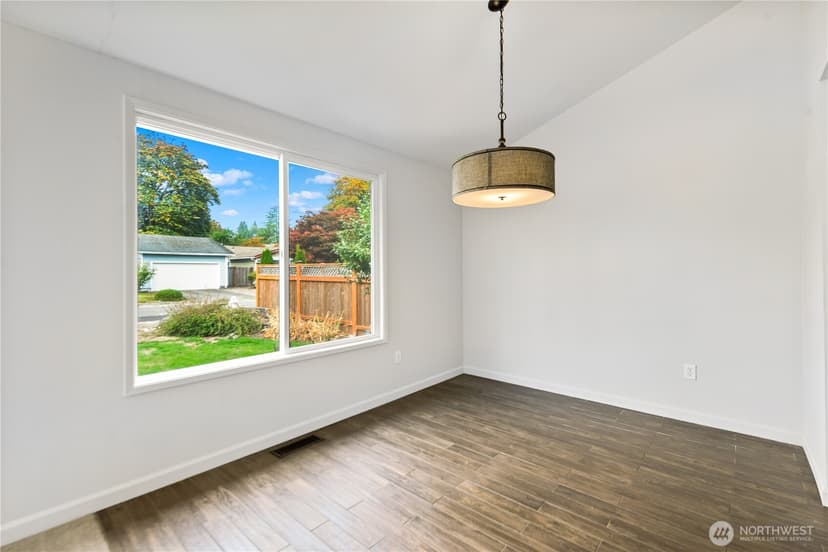 Property photo for 16014 132nd Place SE, Renton photo 7