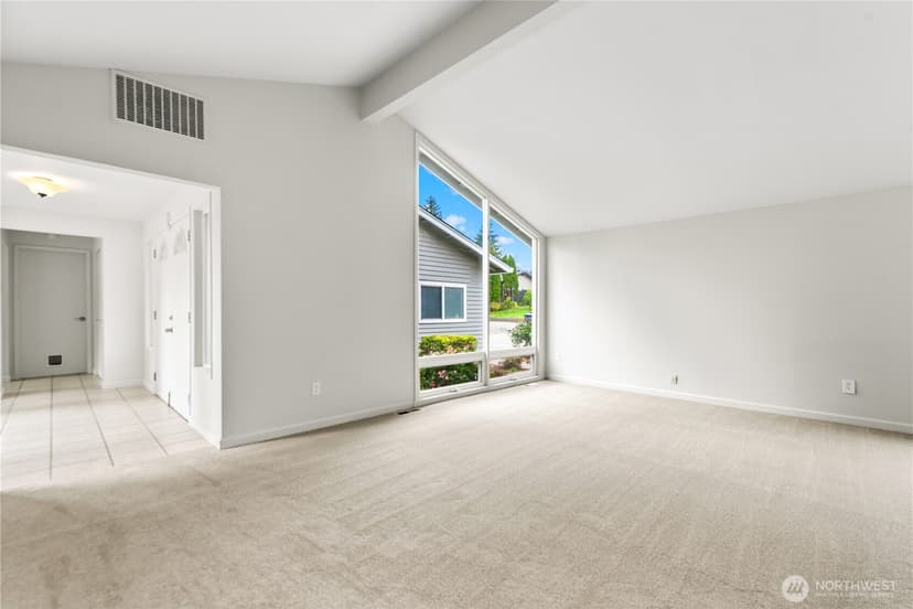 Property photo for 16014 132nd Place SE, Renton photo 4