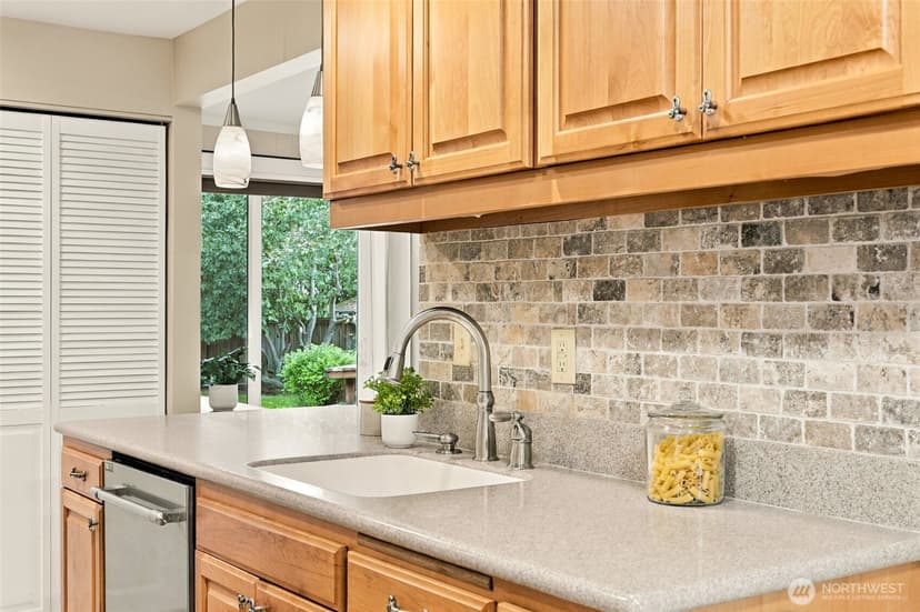 Property photo for 19631 Bartlett Road, Bothell photo 9