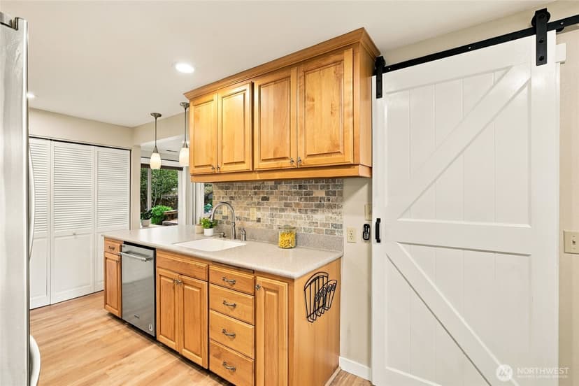 Property photo for 19631 Bartlett Road, Bothell photo 8