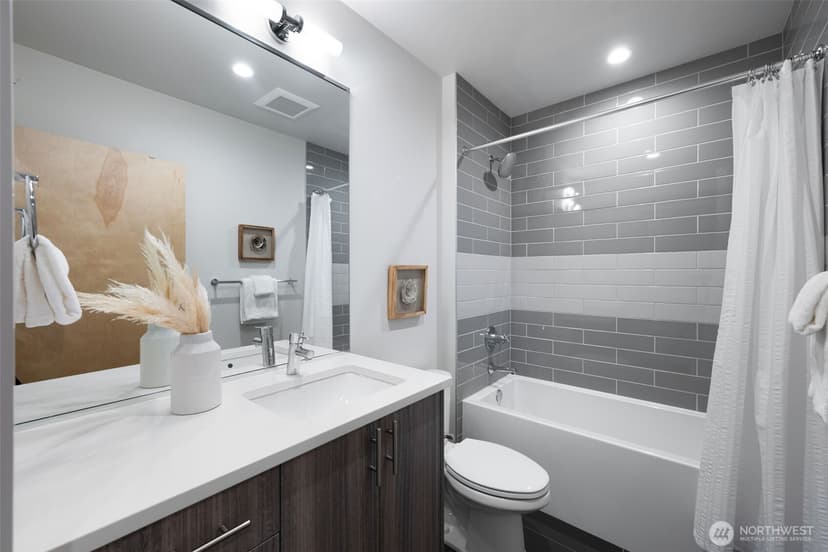 Property photo for 122 17th Avenue E #B, Seattle photo 25