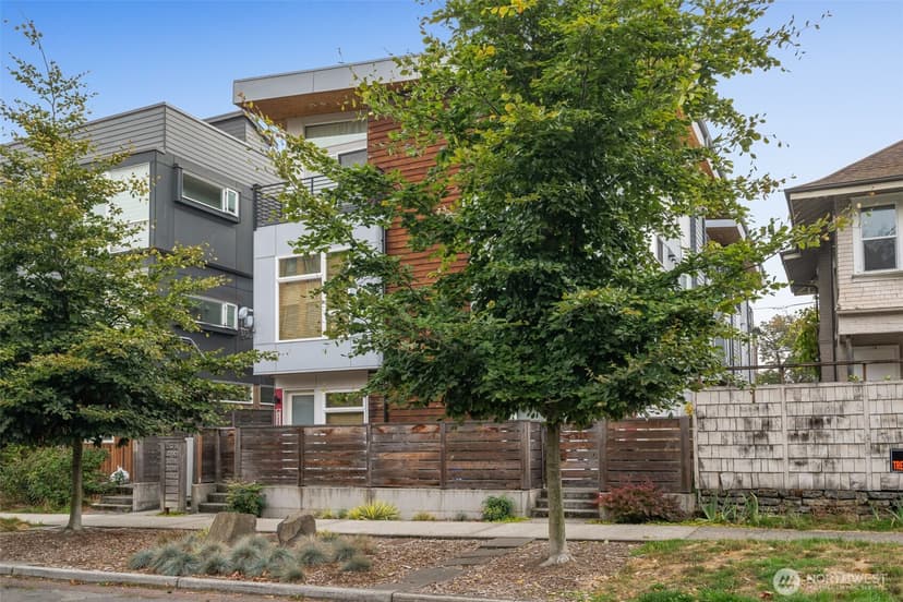 Property photo for 122 17th Avenue E #B, Seattle photo 2