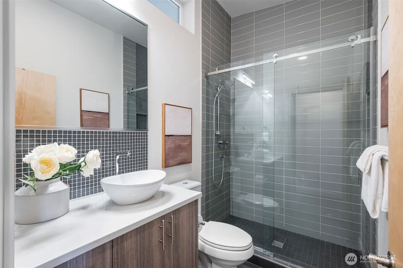 Property photo for 122 17th Avenue E #B, Seattle photo 16