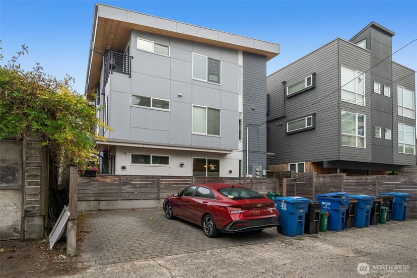 Property photo for 122 17th Avenue E #B, Seattle photo 32