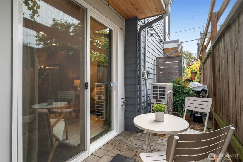 Property photo for 122 17th Avenue E #B, Seattle photo 27