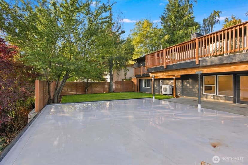 Property photo for 11224 35th Avenue SW, Seattle photo 2