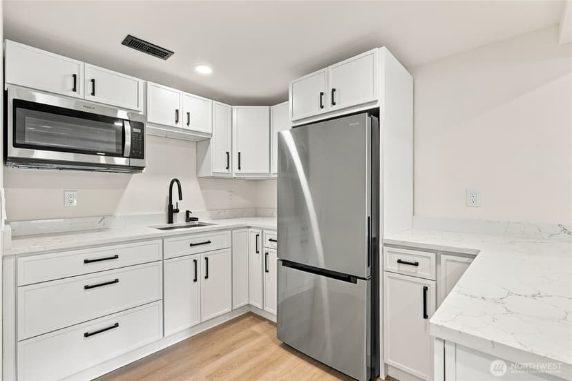 Property photo for 11224 35th Avenue SW, Seattle photo 31