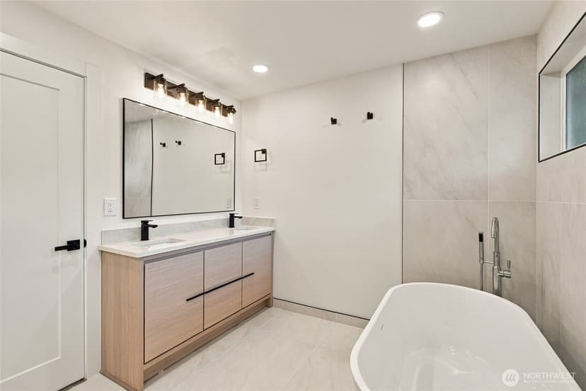 Property photo for 11224 35th Avenue SW, Seattle photo 17