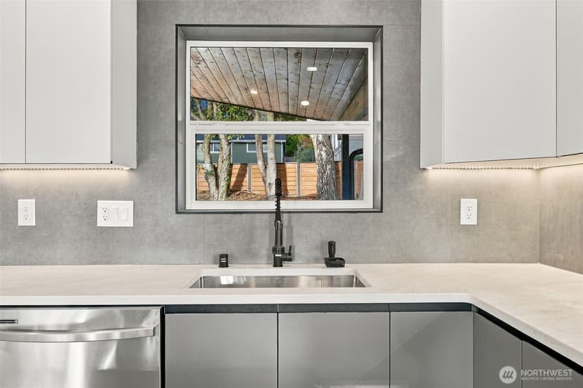 Property photo for 11224 35th Avenue SW, Seattle photo 12