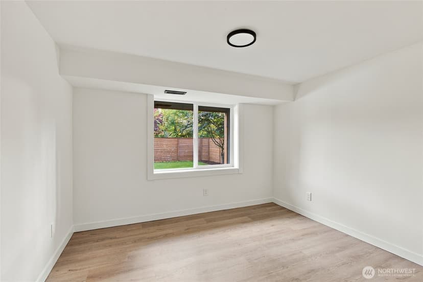 Property photo for 11224 35th Avenue SW, Seattle photo 32