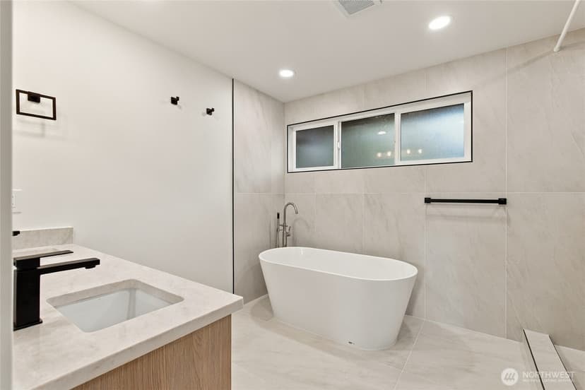 Property photo for 11224 35th Avenue SW, Seattle photo 18