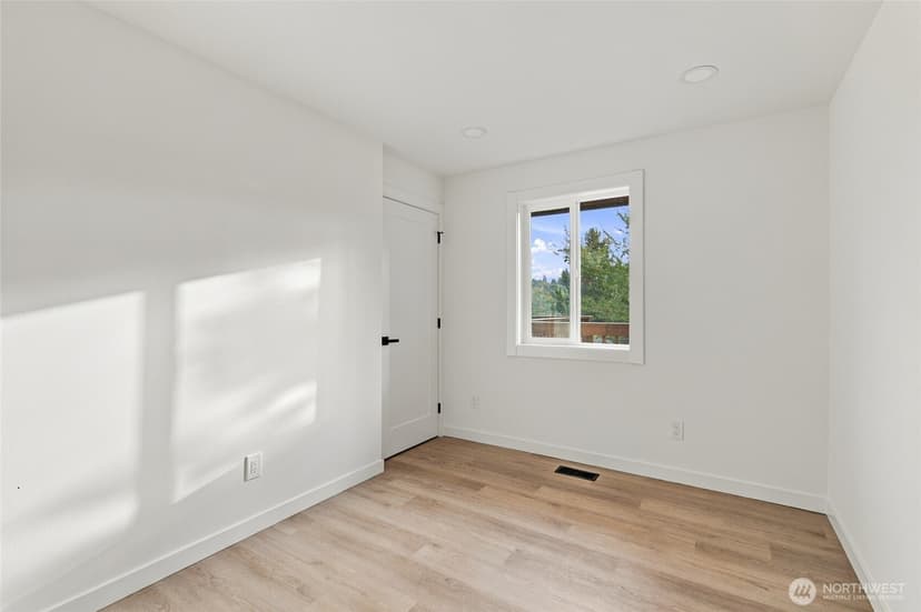 Property photo for 11224 35th Avenue SW, Seattle photo 20