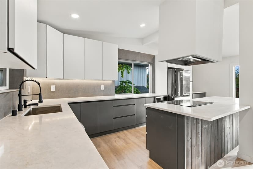 Property photo for 11224 35th Avenue SW, Seattle photo 13
