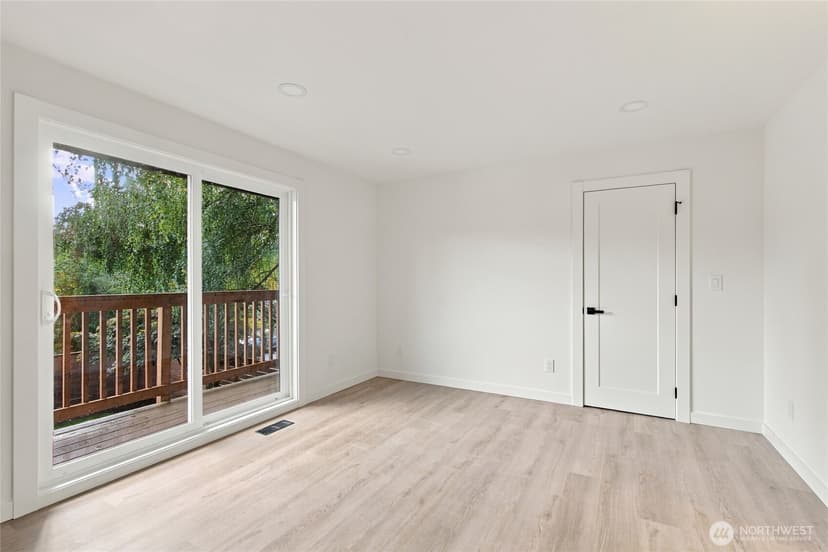 Property photo for 11224 35th Avenue SW, Seattle photo 15
