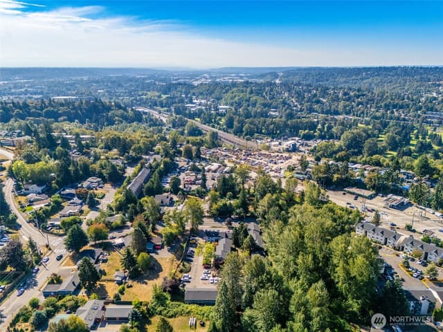 Property photo for 6230 S 129 Street, Seattle photo 4