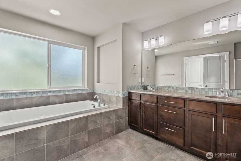 Property photo for 35703 20th Avenue SW, Federal Way photo 18