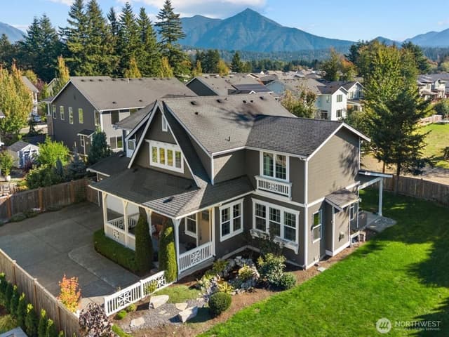 Property photo for 1069 SE 13th Place, North Bend photo 2