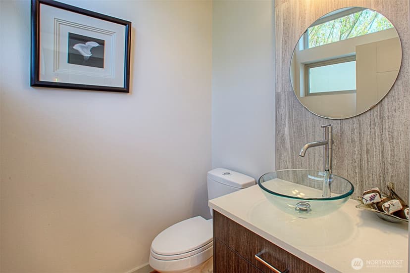 Property photo for 7531 Brooklyn Avenue NE, Seattle photo 6