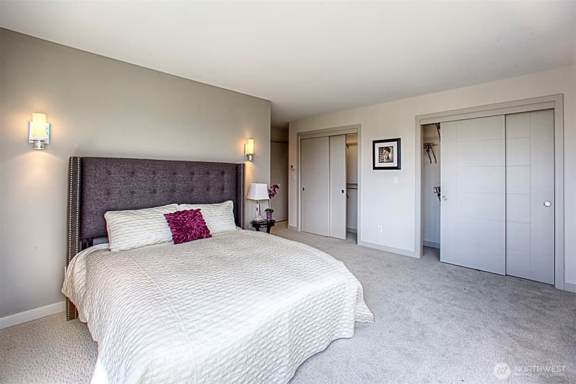 Property photo for 7531 Brooklyn Avenue NE, Seattle photo 8