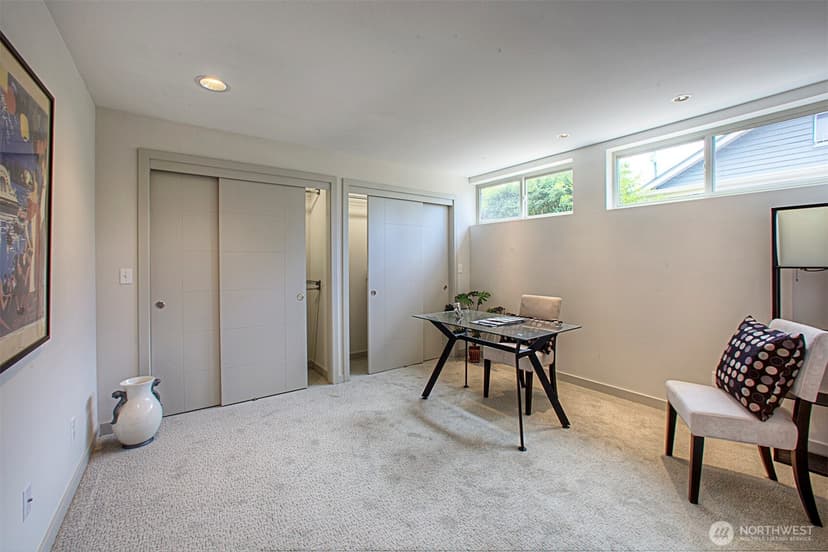 Property photo for 7531 Brooklyn Avenue NE, Seattle photo 12