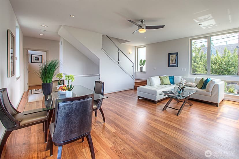 Property photo for 7531 Brooklyn Avenue NE, Seattle photo 4
