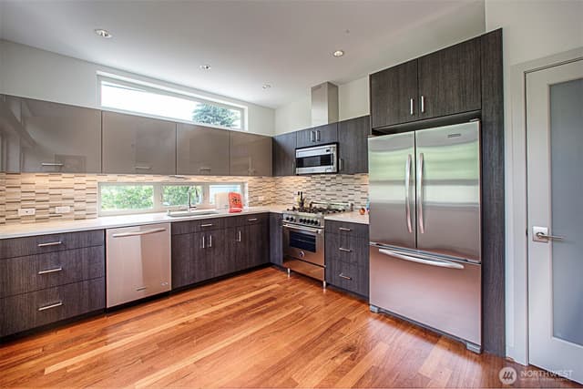 Property photo for 7531 Brooklyn Avenue NE, Seattle photo 5