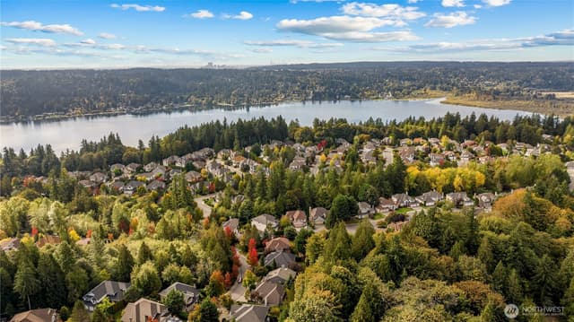 Property photo for 19618 NE 44th Place, Sammamish photo 5