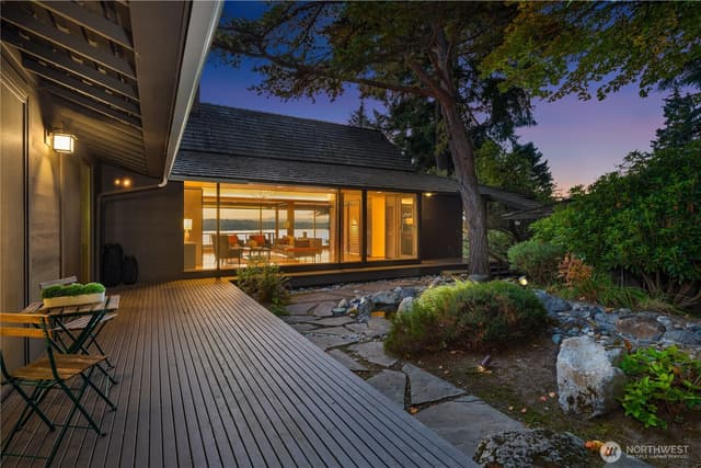 Property photo for 4429 Forest Avenue SE, Mercer Island photo 4