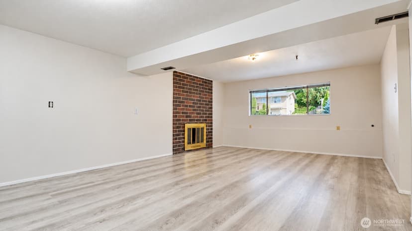 Property photo for 21405 124th Avenue SE, Kent photo 17