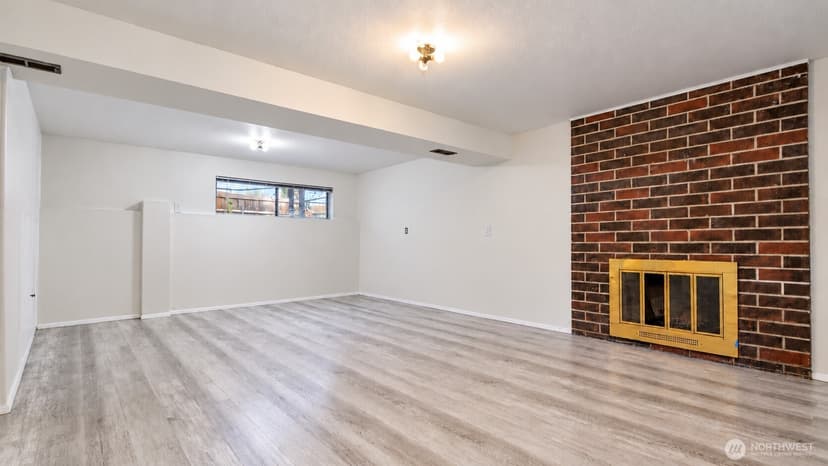 Property photo for 21405 124th Avenue SE, Kent photo 15