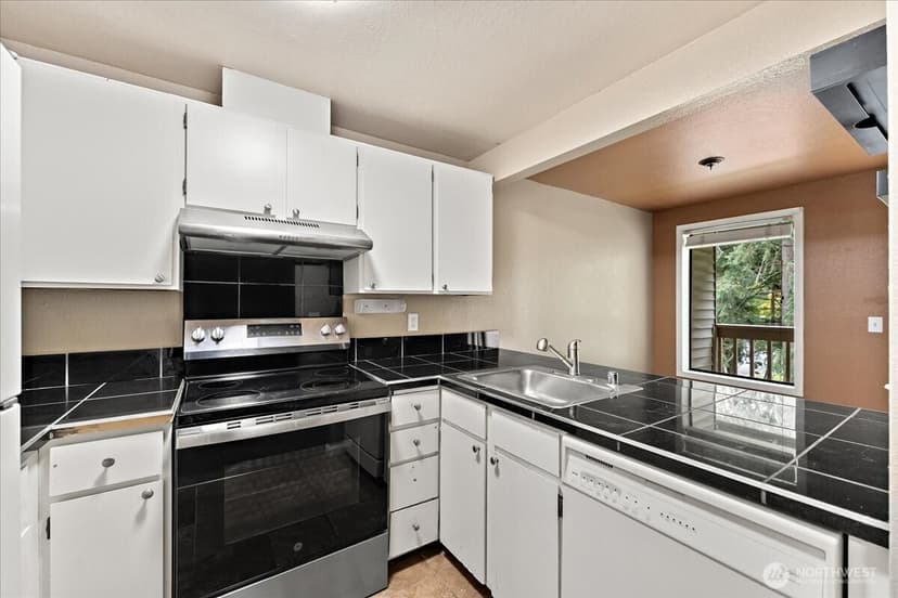 Property photo for 17435 119 Lane SE #D31, Renton photo 6