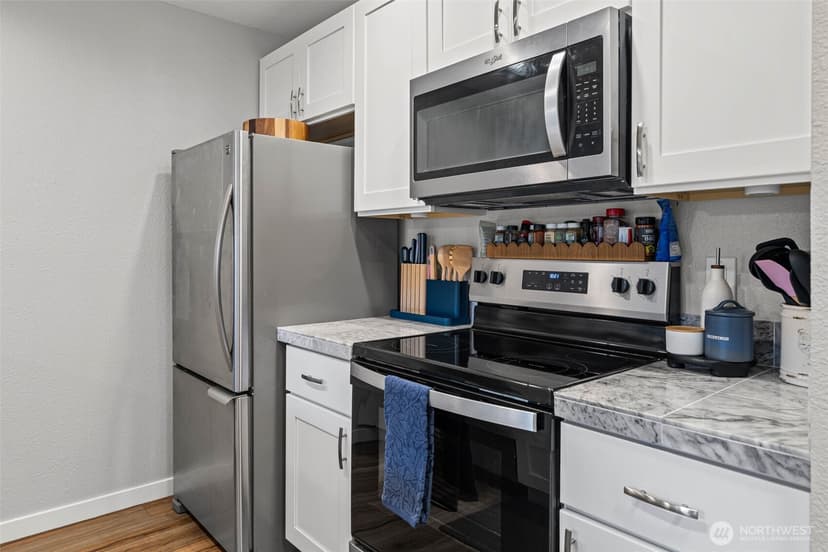 Property photo for 826 Pike Street NE #C6, Auburn photo 9