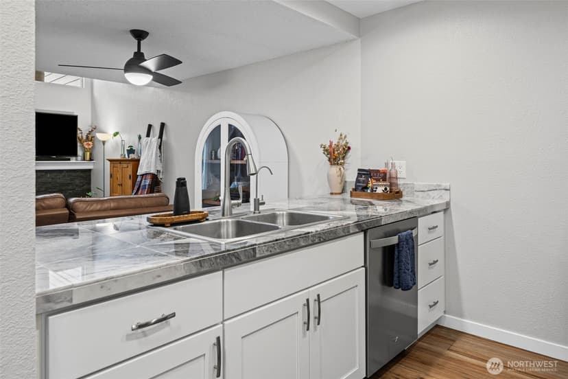 Property photo for 826 Pike Street NE #C6, Auburn photo 7
