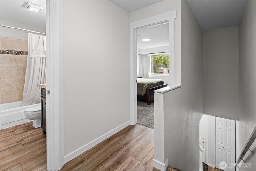 Property photo for 826 Pike Street NE #C6, Auburn photo 11