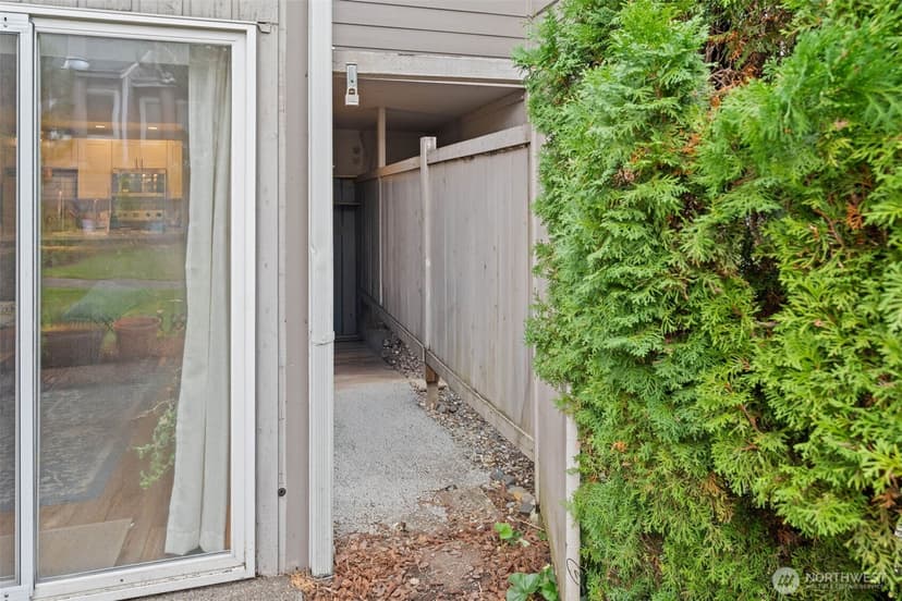 Property photo for 826 Pike Street NE #C6, Auburn photo 31