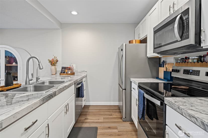 Property photo for 826 Pike Street NE #C6, Auburn photo 8