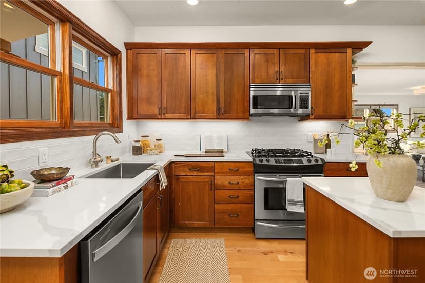 Property photo for 646 Alder Street #A, Edmonds photo 10